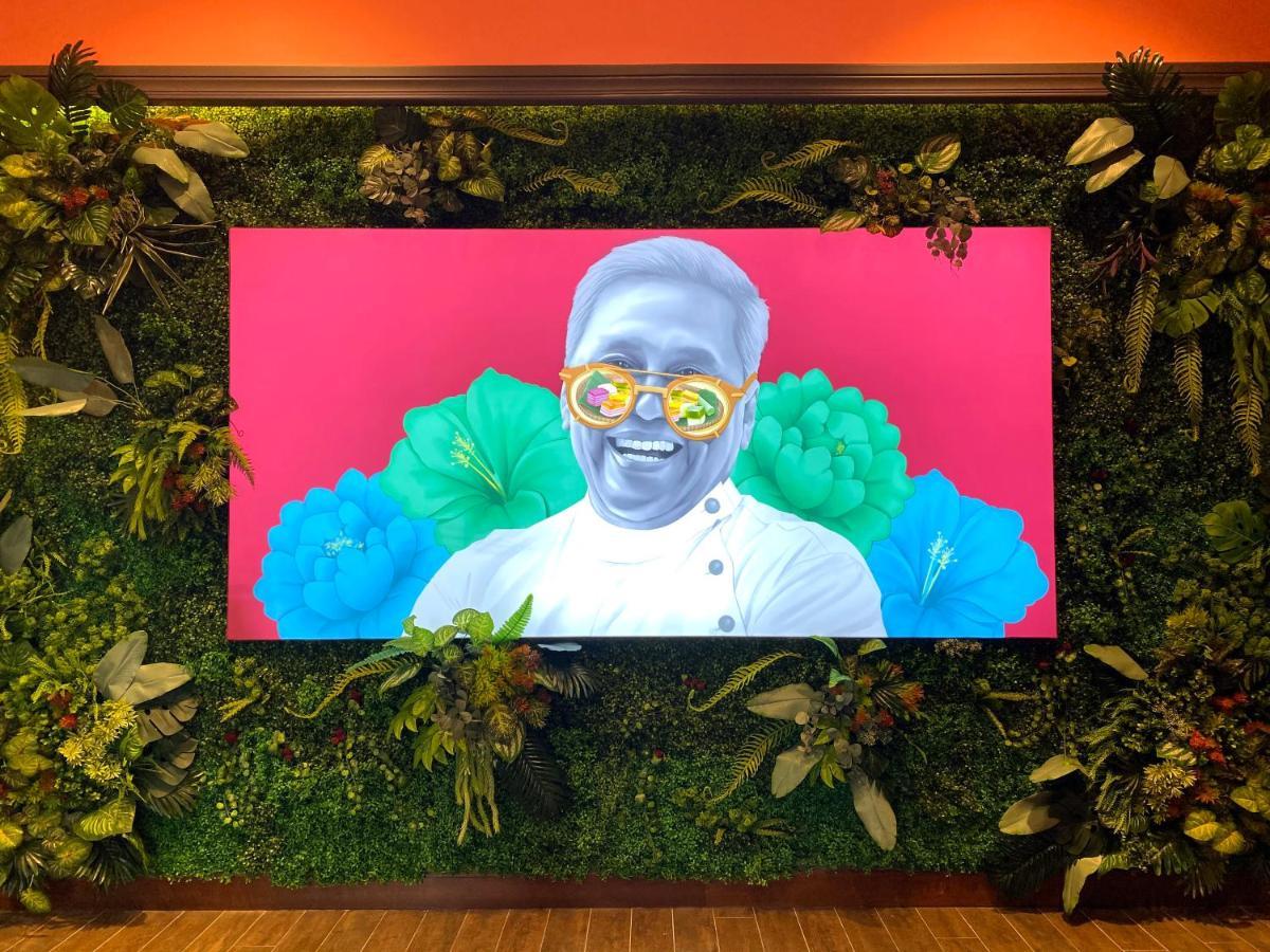 Bangi Resort Hotel Bandar Baru Bangi Eksteriør bilde A portrait of Chef José Andrés at the 2019 James Beard Awards