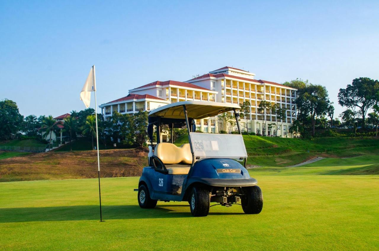 Bangi Resort Hotel Bandar Baru Bangi Eksteriør bilde Golf cart